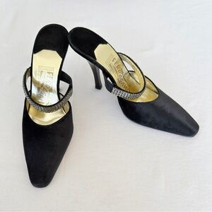 NEW Salvatore Ferragamo
Black Velvet Crystal Strap Pointed Toe
NIB Mules 5.5